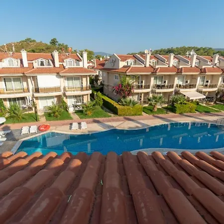 Luxury 2 Bed Minutes From Calis Beach, 1002 公寓