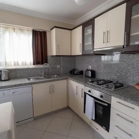Luxury 2 Bed Minutes From Calis Beach, 1002 公寓 *