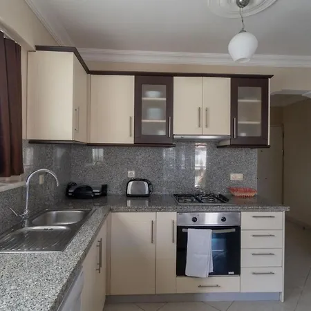 Luxury 2 Bed Minutes From Calis Beach, 1002 公寓 *
